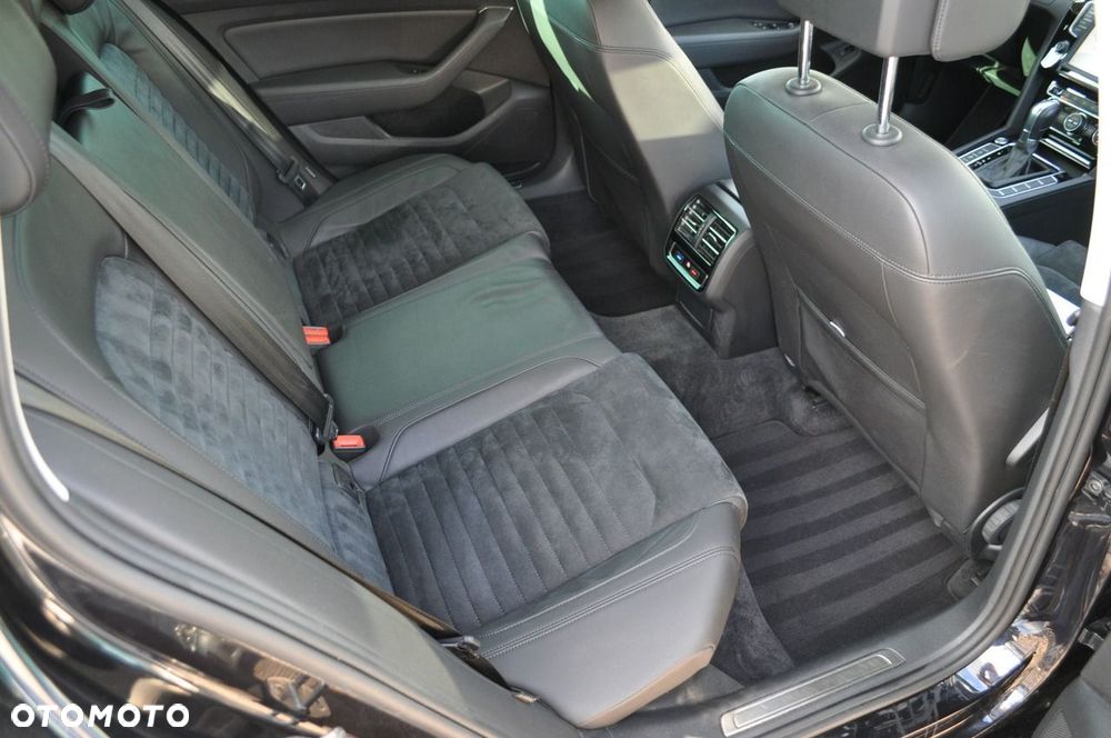 Volkswagen Passat - 30