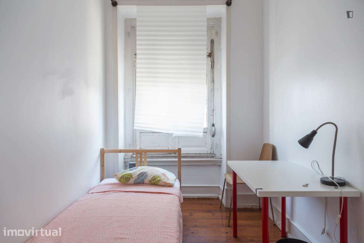 Quarto - localizado em Alameda Lisbon - Grande imagem: 4/14