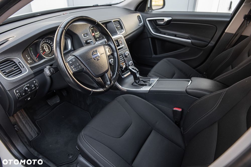 Volvo V60 D4 Geartronic Summum - 13