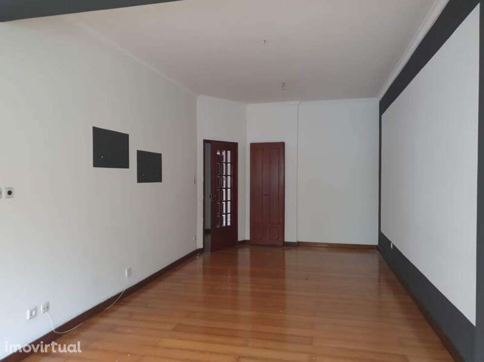 T2 c/ Terraço e Anexo no Porto - Grande imagem: 4/14