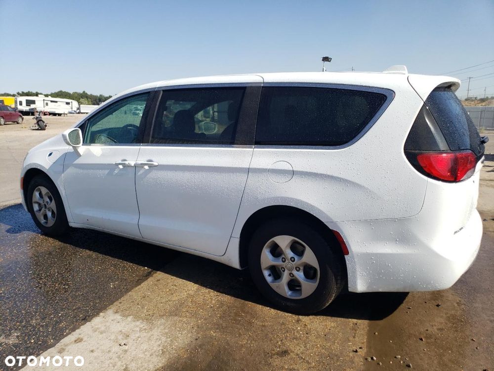 Chrysler Pacifica - 20