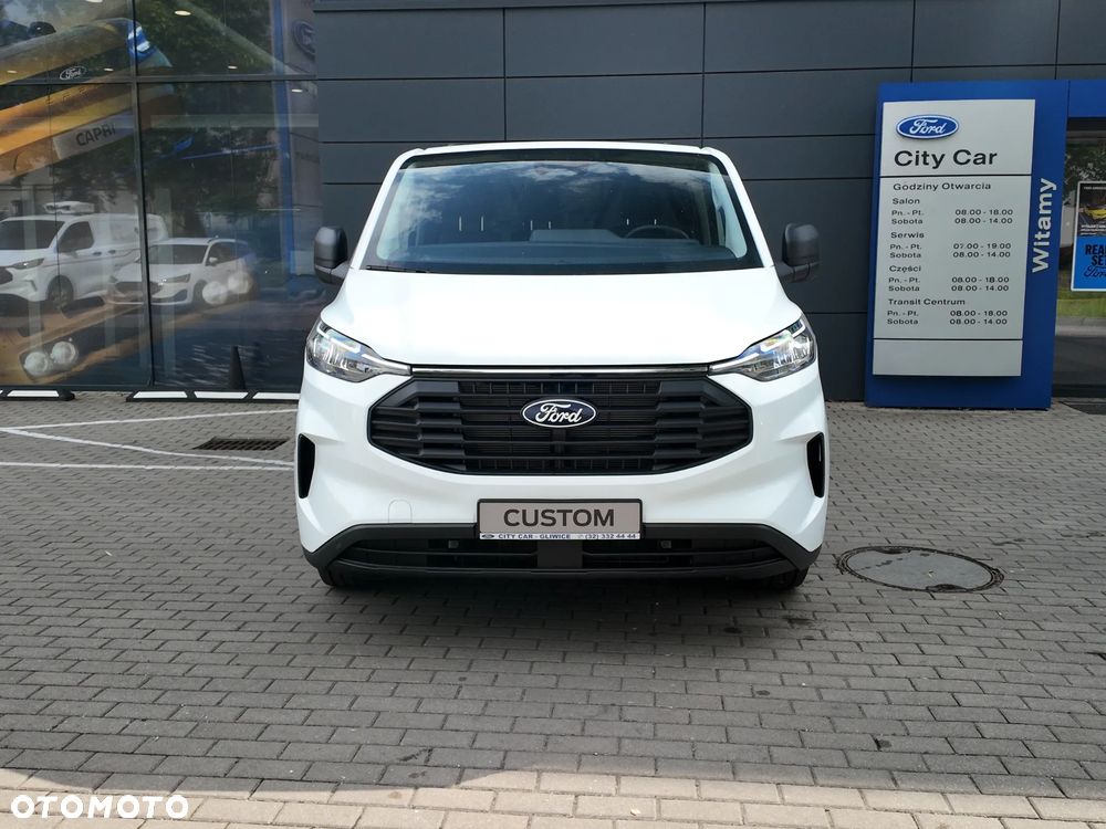 Ford CUSTOM - 21