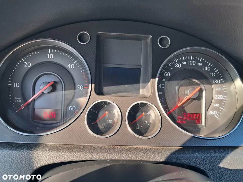 Volkswagen Passat - 19