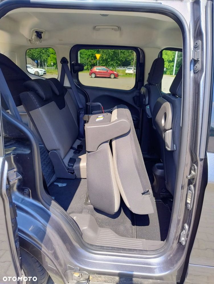 Ford Tourneo Courier 1.5 TDCi Titanium - 10