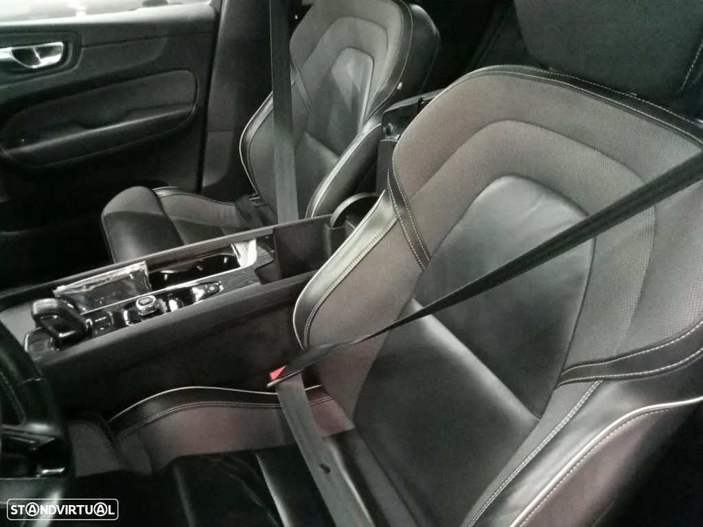 Volvo XC 60 2.0 T6 PHEV R-Design AWD - 11