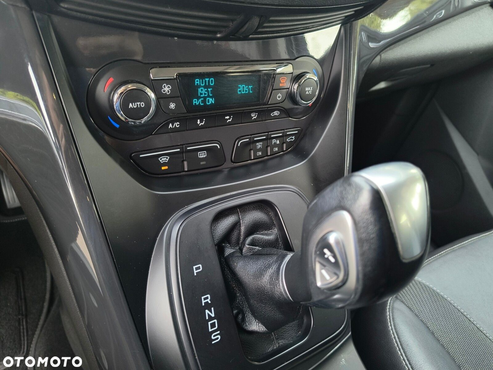Ford Kuga 2.0 TDCi 4WD Titanium - 17