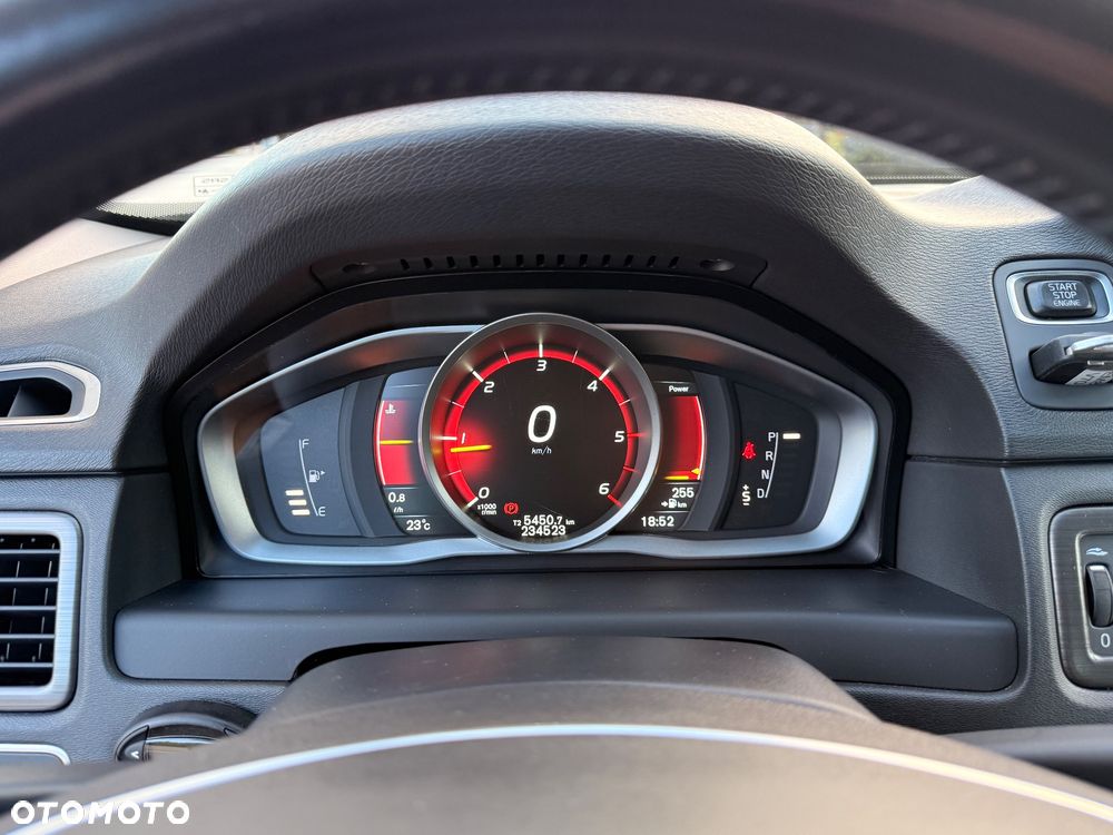Volvo V70 D4 Drive-E Momentum - 32
