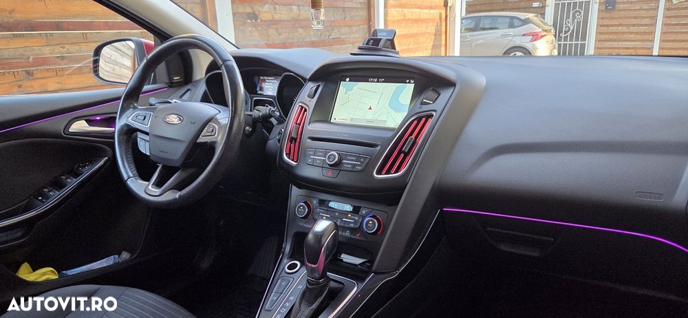 Ford Focus 2.0 TDCI Powershift Titanium - 25