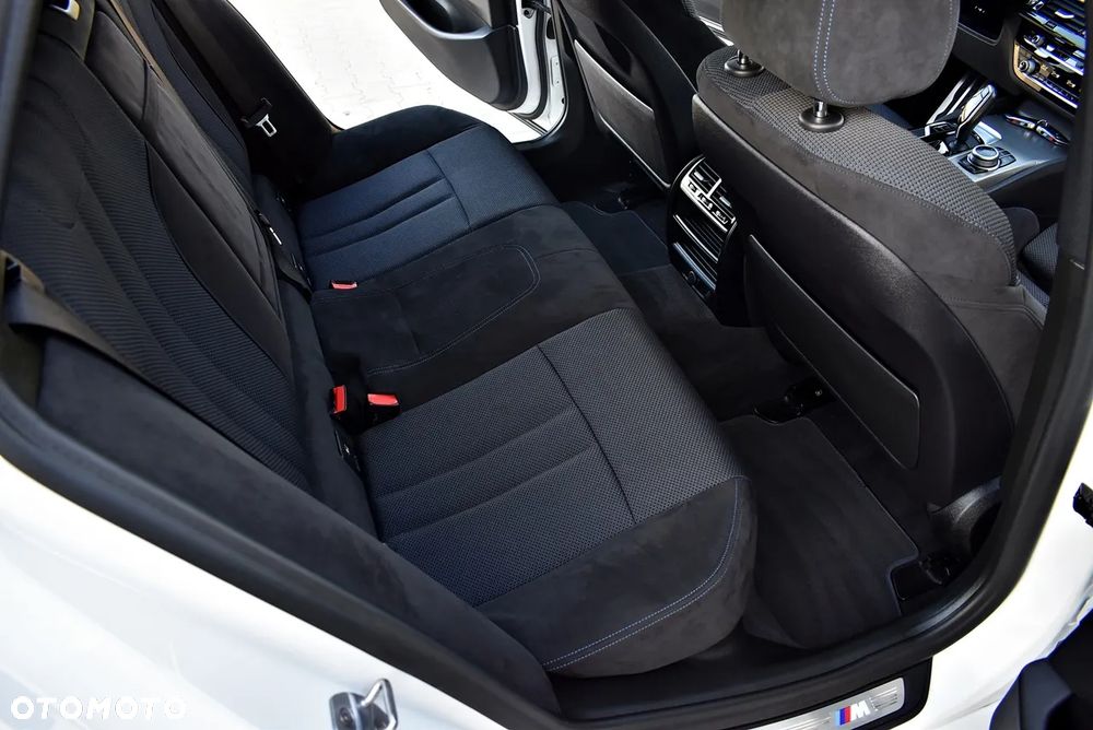 BMW Seria 5 520d M Sport Edition - 36