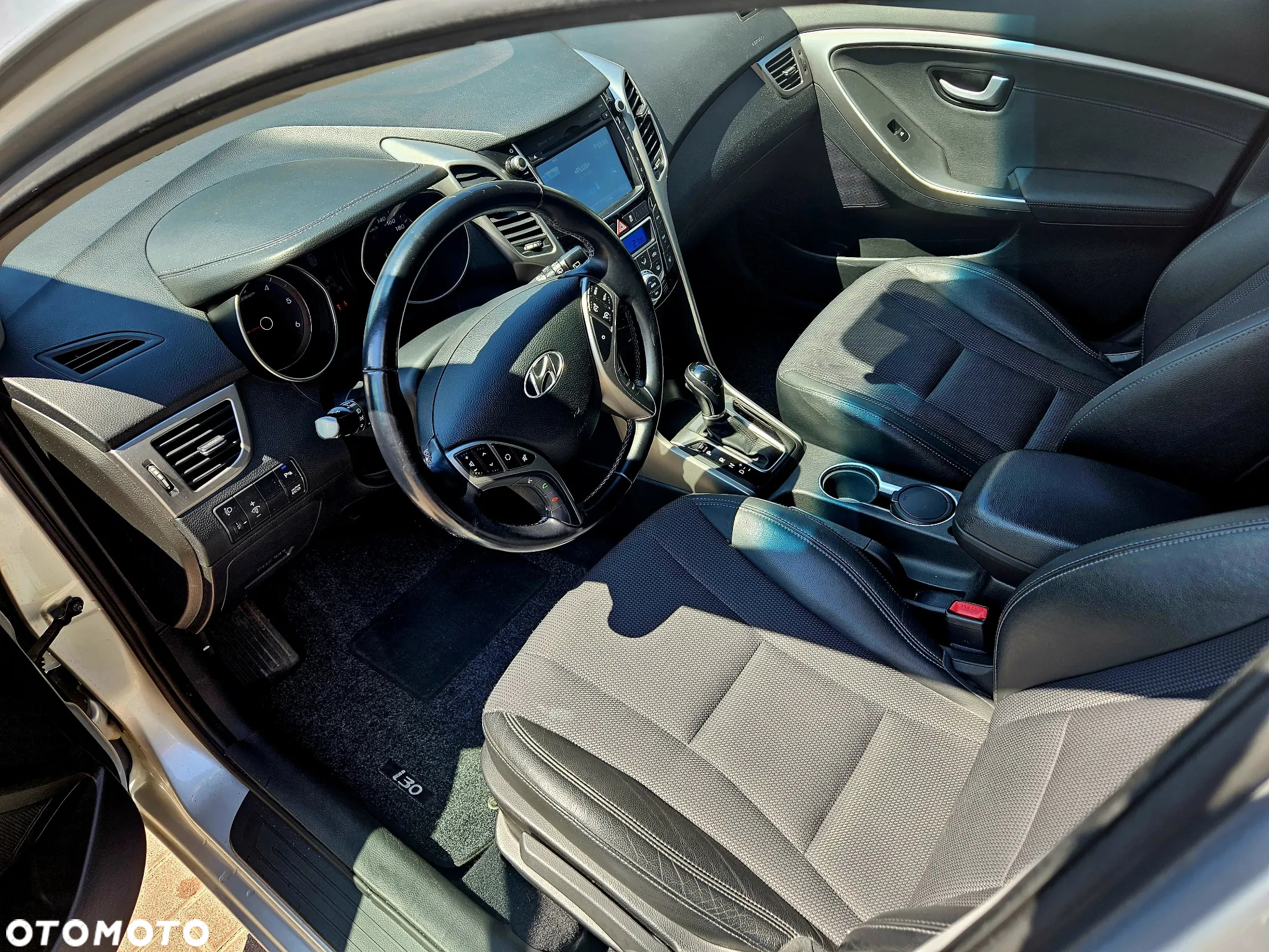 Hyundai i30 1.6 CRDI Automatik Style - 6