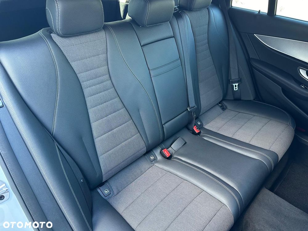 Mercedes-Benz Klasa E 220 d 9G-TRONIC - 11