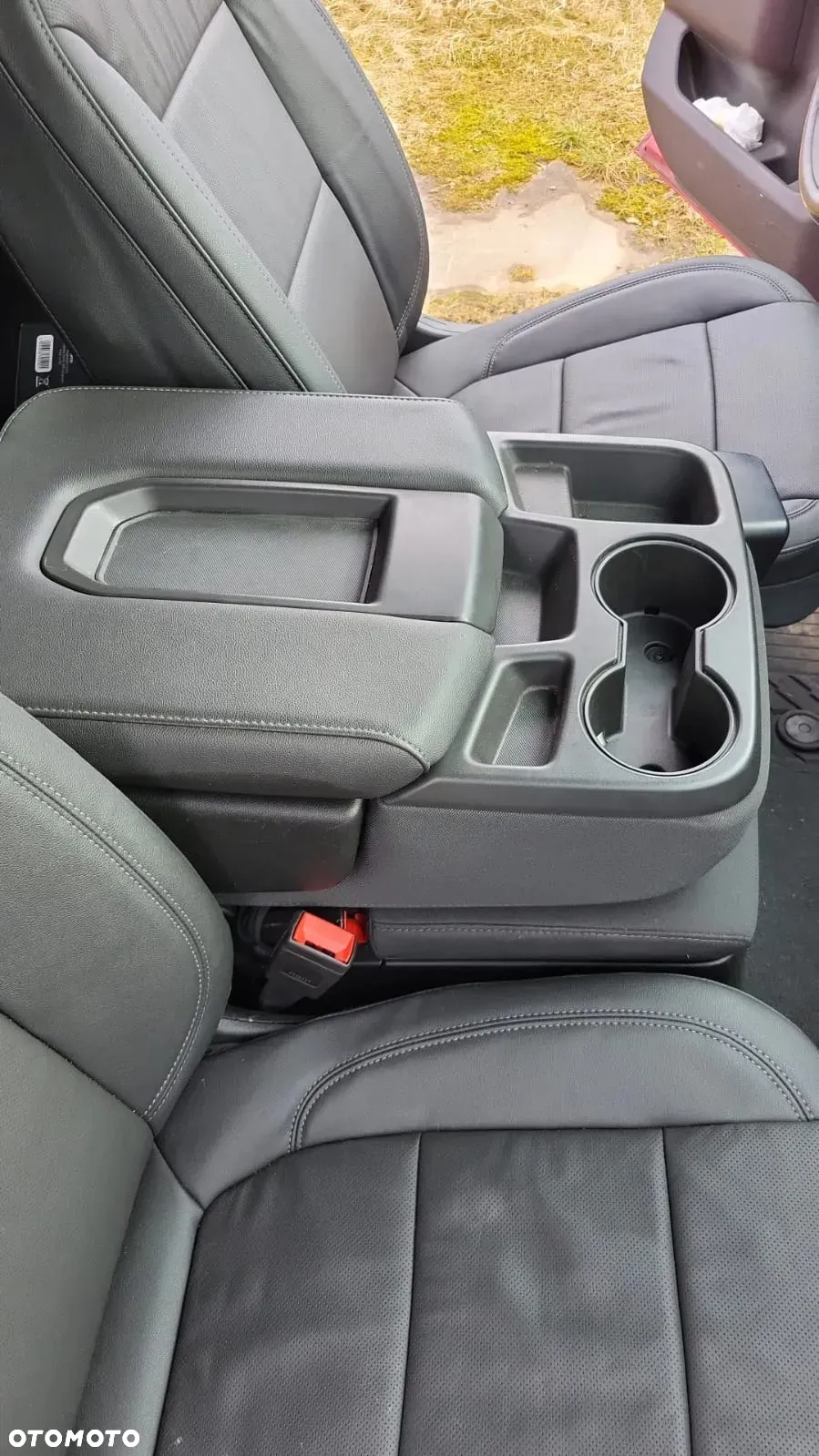 Chevrolet Silverado - 28