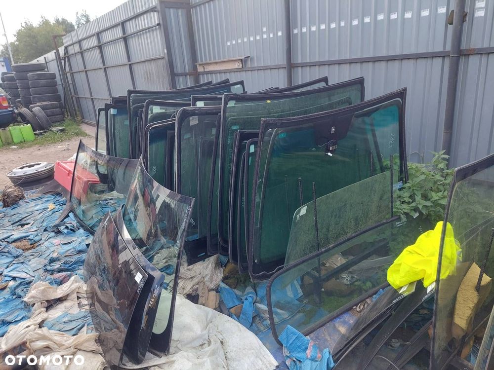 SZYBA TYŁ KLAPY BAGAŻNIKA VOLKSWAGEN PASSAT B5 KOMBI MAZOWSZE - 5