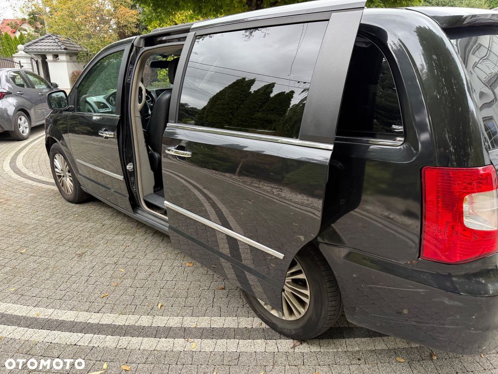 Lancia Voyager - 15