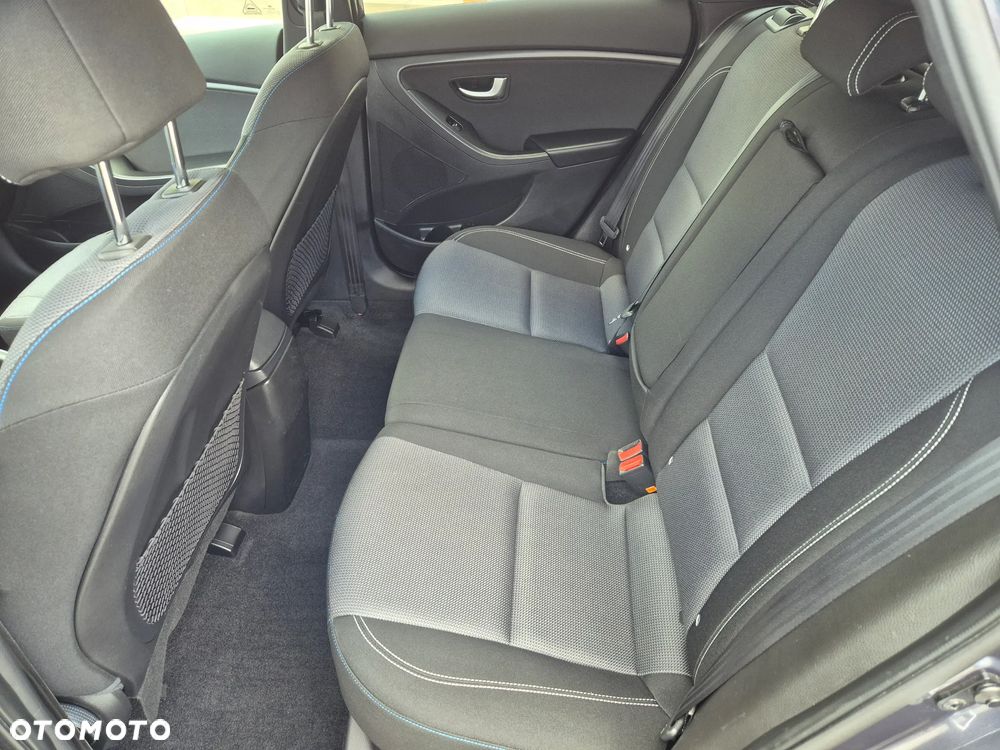 Hyundai i30 i30cw 1.6 CRDi Intro Edition - 14