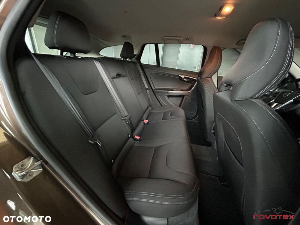 Volvo V60 Cross Country - 21