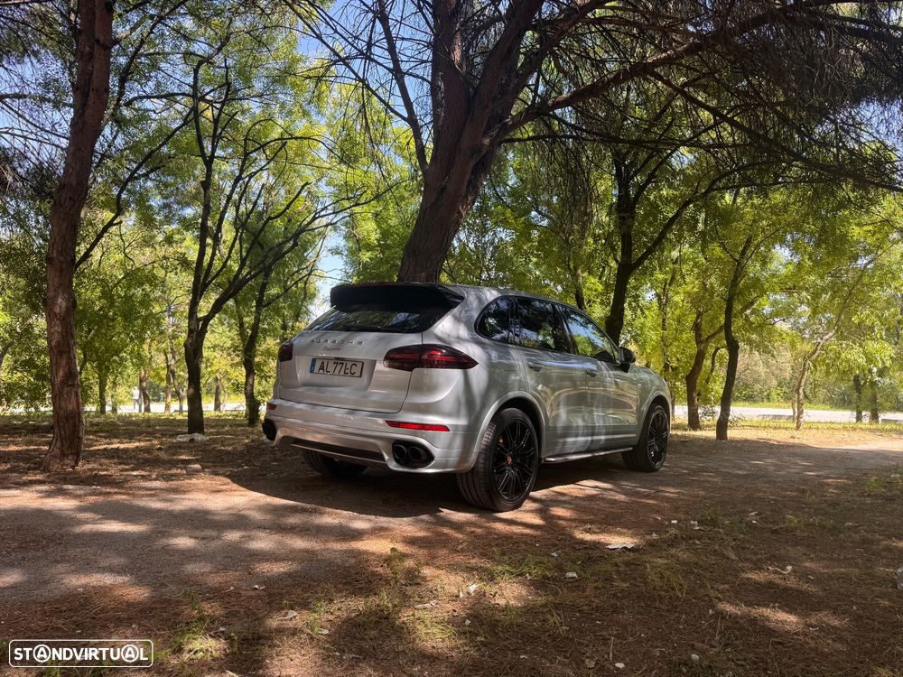 Porsche Cayenne Platinum Edition - 1