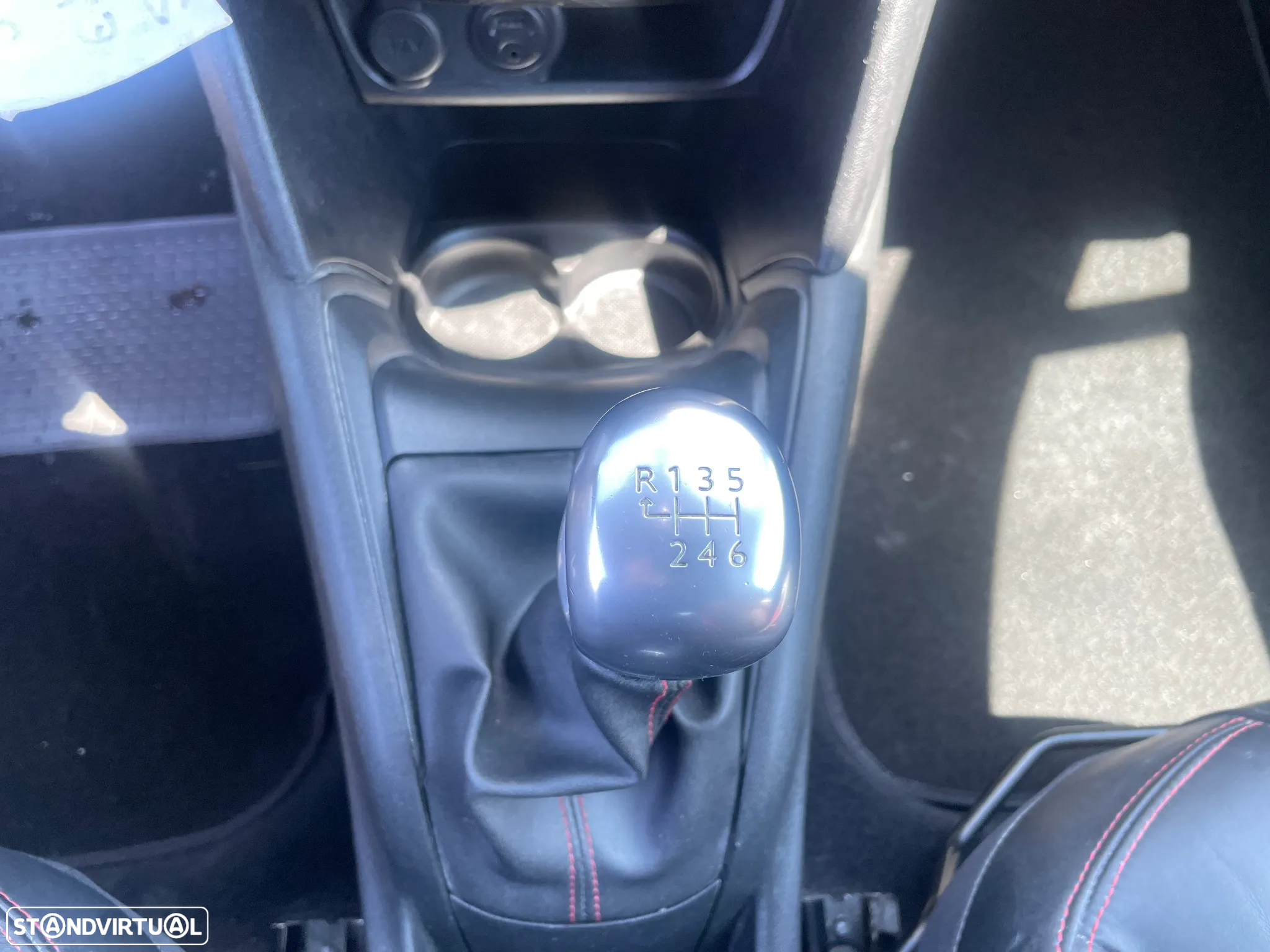 Peugeot 208 1.6 e-THP GTi - 21