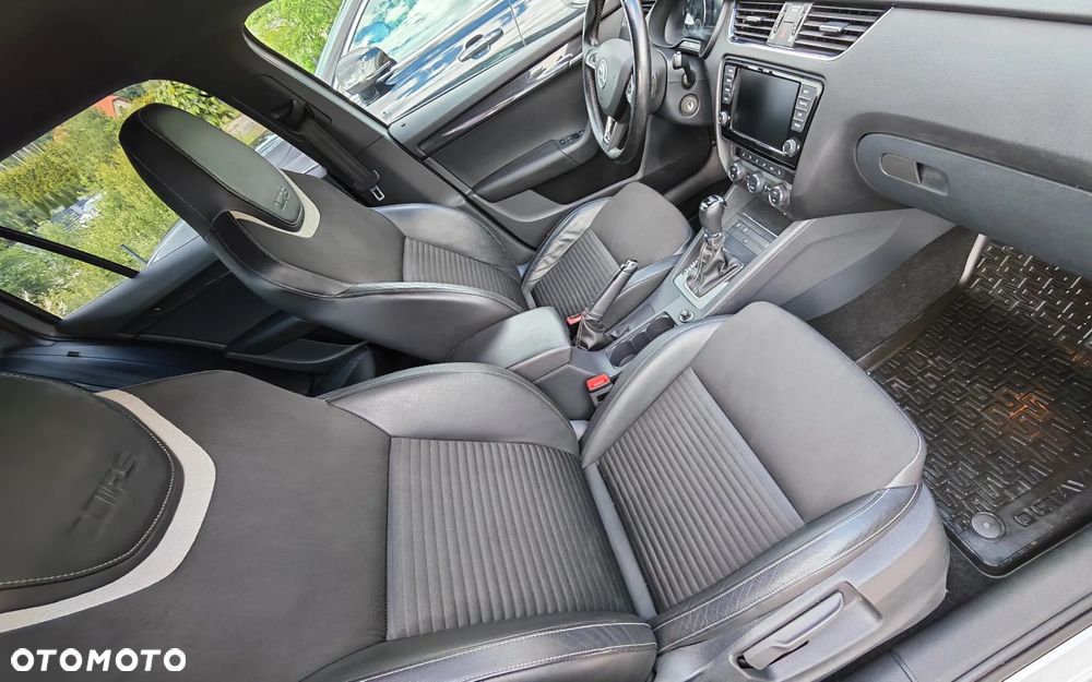 Skoda Octavia 2.0 TDI DSG RS - 7