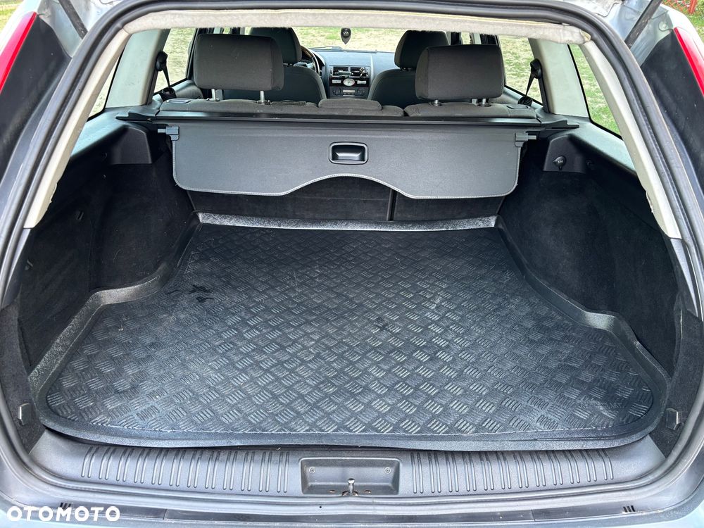 Ford Mondeo 2.0 TDCI Ghia - 28