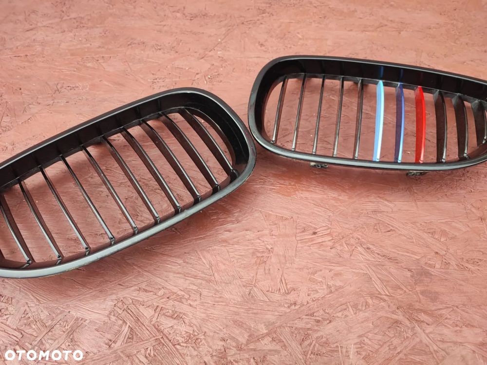 BMW E60 / E60 LCI / E61 / E61 LCI.  NERKI CZARNE M-PAKIET LEWA / PRAWA. O NR: 7 027 061 / 7 065 701 OEM. W BARDZO DOBRYM STANIE. - 1