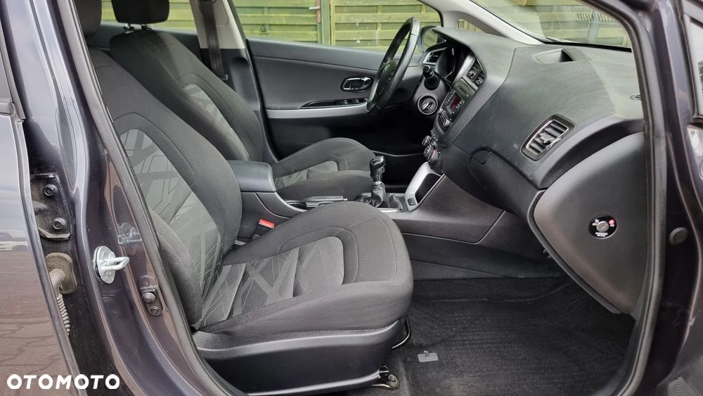 Kia Ceed 1.4 Smart Plus - 30