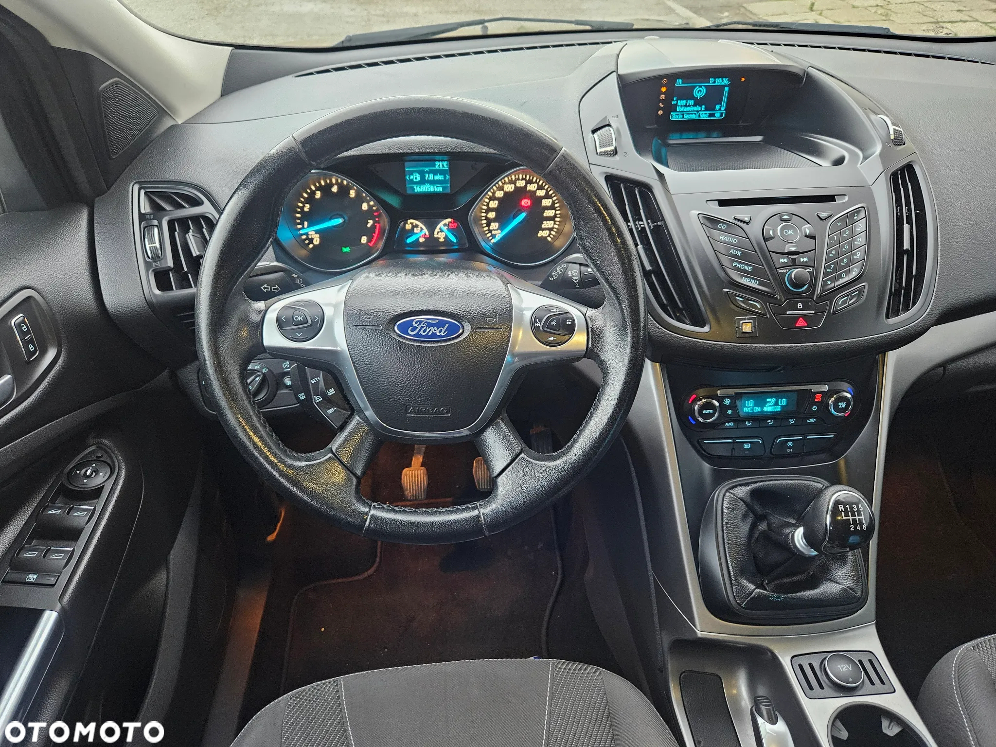 Ford Kuga - 26