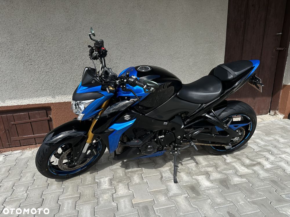 Suzuki GSX - 30