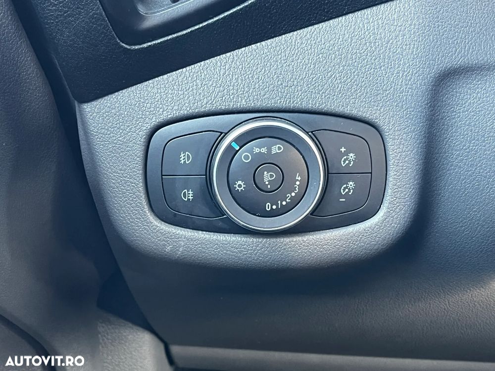 Ford Transit Connect - 19