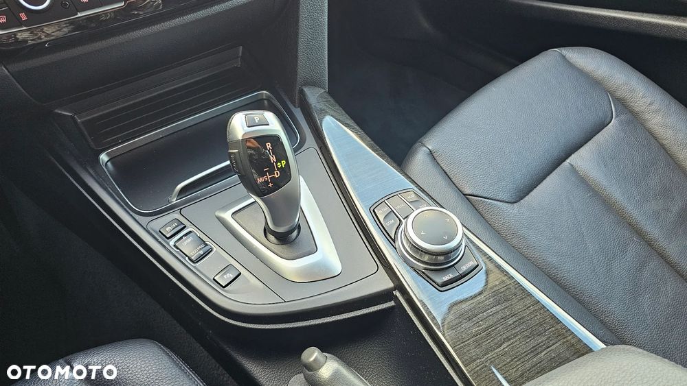 BMW 3GT 330i xDrive Luxury Line - 16