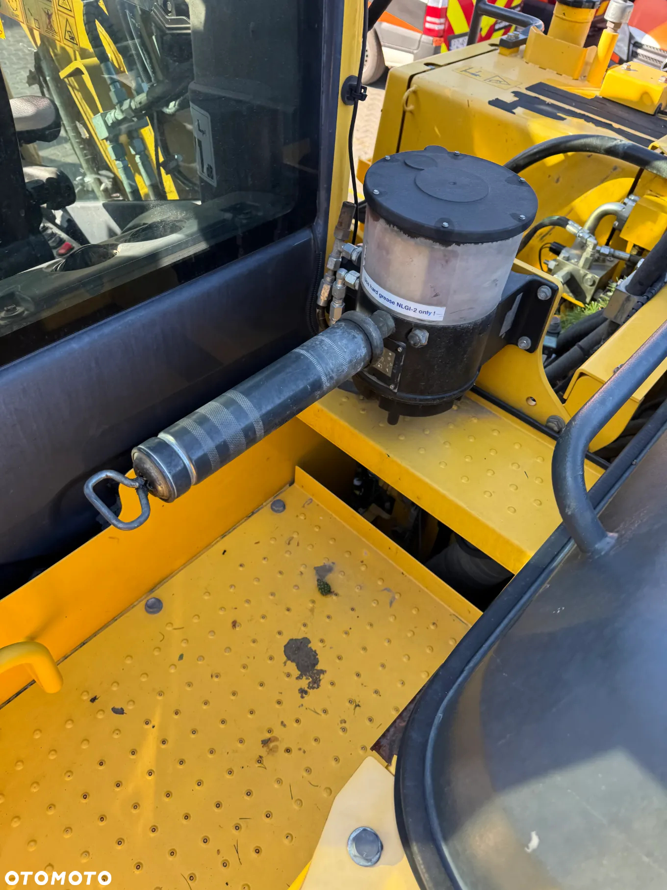 Komatsu PW160-8 - 13