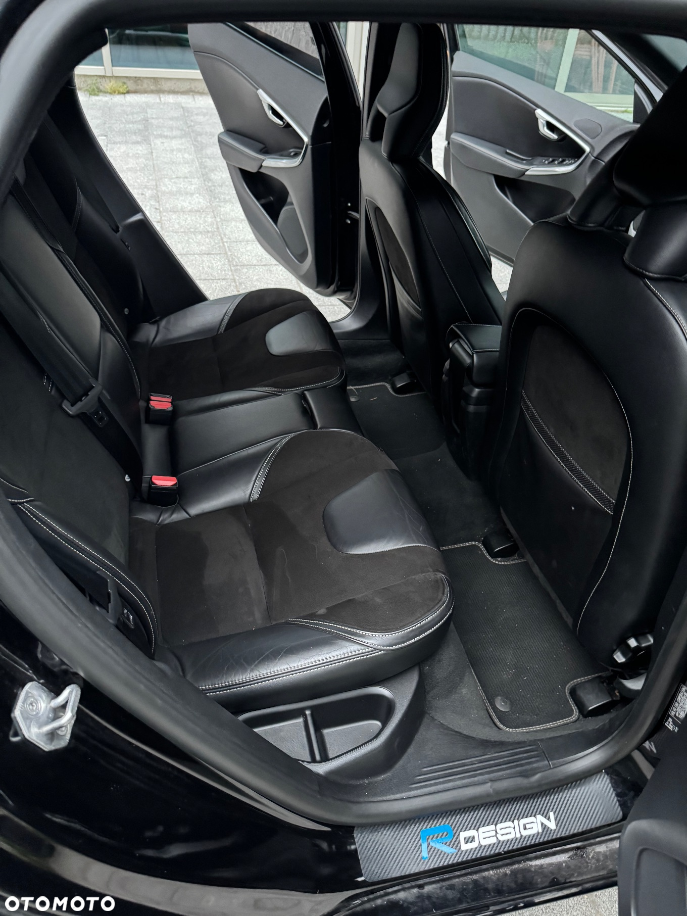 Volvo V40 D2 Drive-E R-Design Momentum - 12