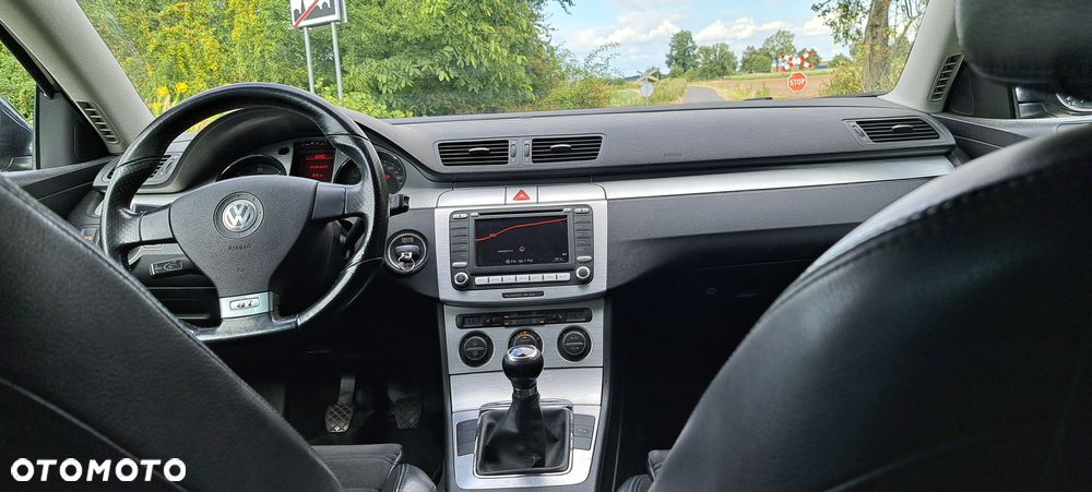 Volkswagen Passat 2.0 TDI DPF Sportline - 12