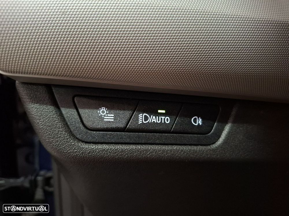 BMW 225xe Active Tourer e xDrive Edição Optimized - 19