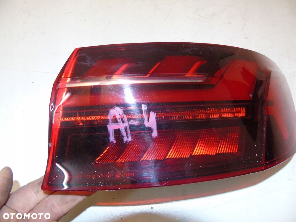 Audi A4 B9 sedan lampa tylna 8W5945092AC - 1
