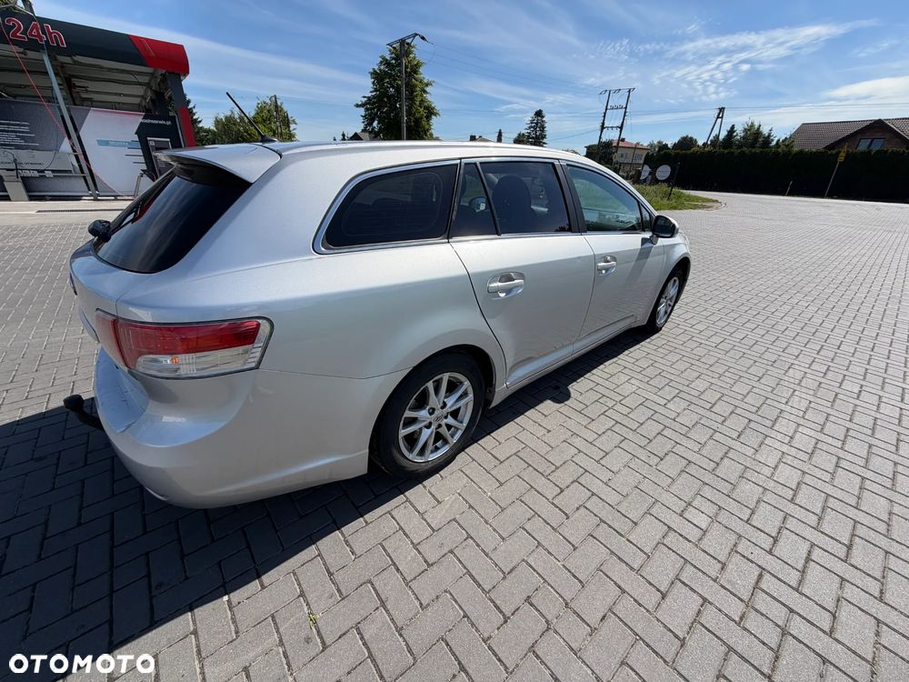 Toyota Avensis 1.8 Sol plus NAVI - 9