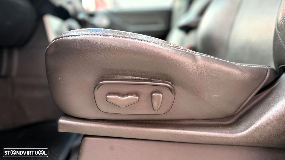 Nissan Navara 3.0 dCi V6 CD LE AT 4WD - 12