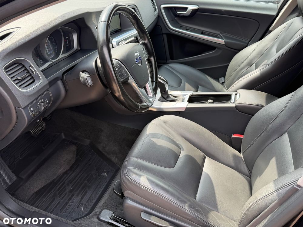Volvo V60 D4 Drive-E Momentum - 5