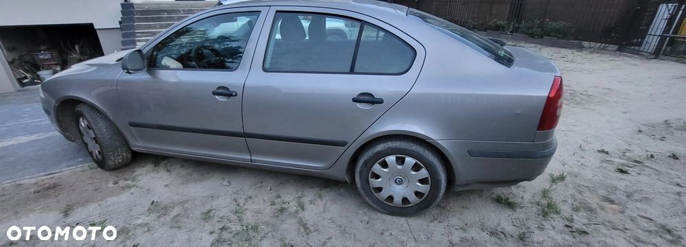 Skoda Octavia 1.6 Tour - 17