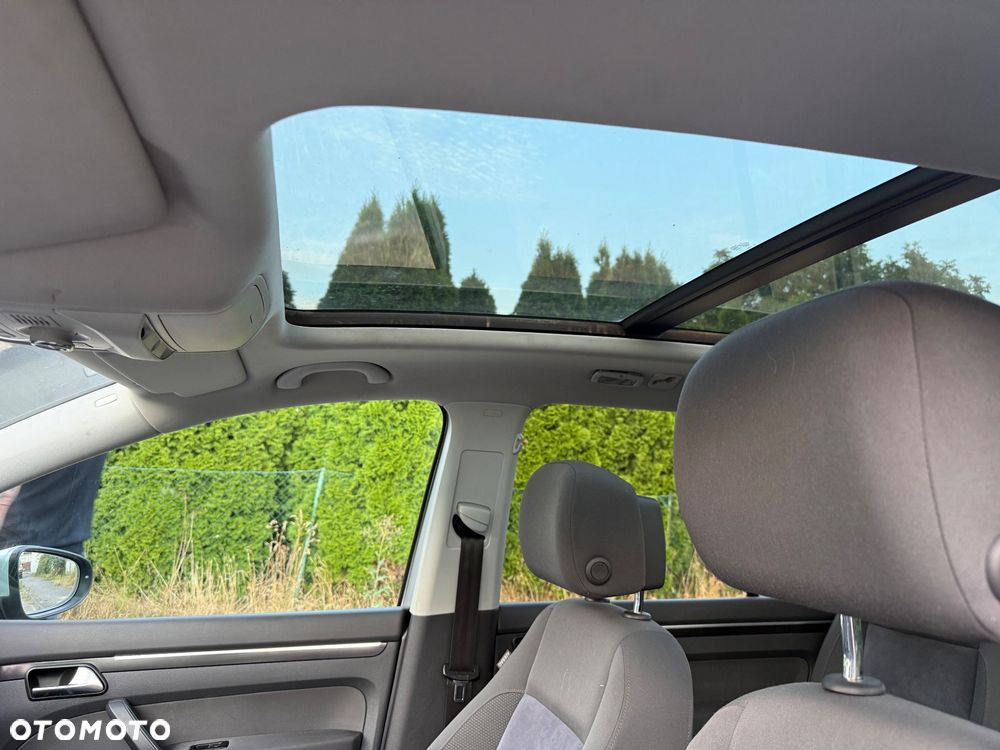Volkswagen Touran 2.0 TDI DSG Highline - 15