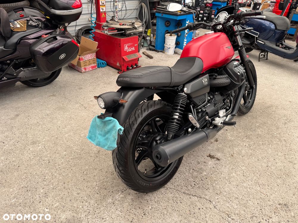 Moto Guzzi V85 - 9