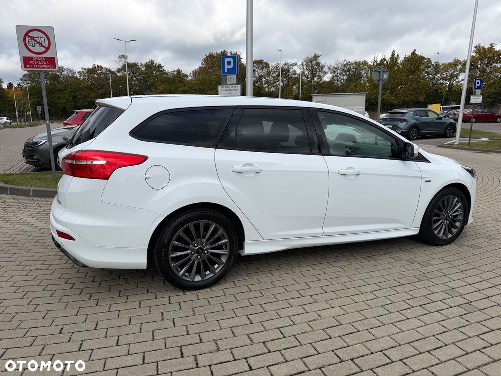 Ford Focus 1.0 EcoBoost ST-Line - 23