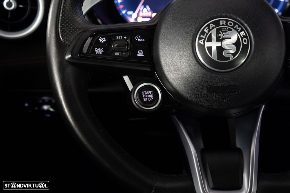 Alfa Romeo Tonale 1.3 Plug-In Hybrid Veloce e-AWD - 30