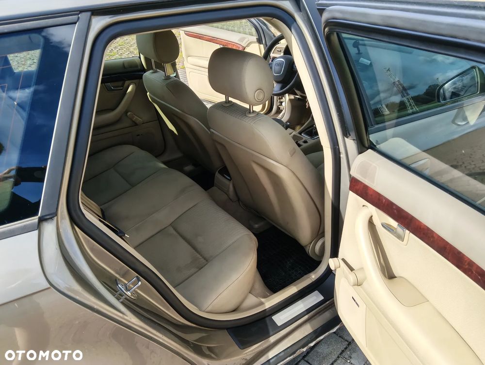 Audi A4 Avant 2.0 TDI - 11