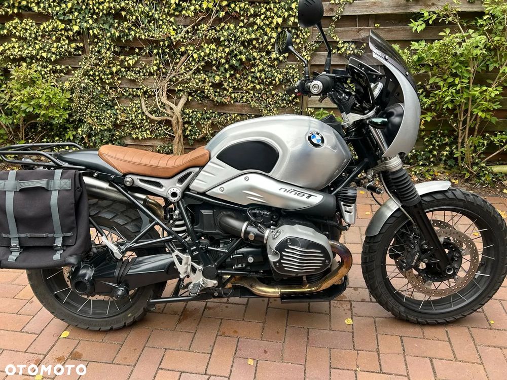 BMW R - 1
