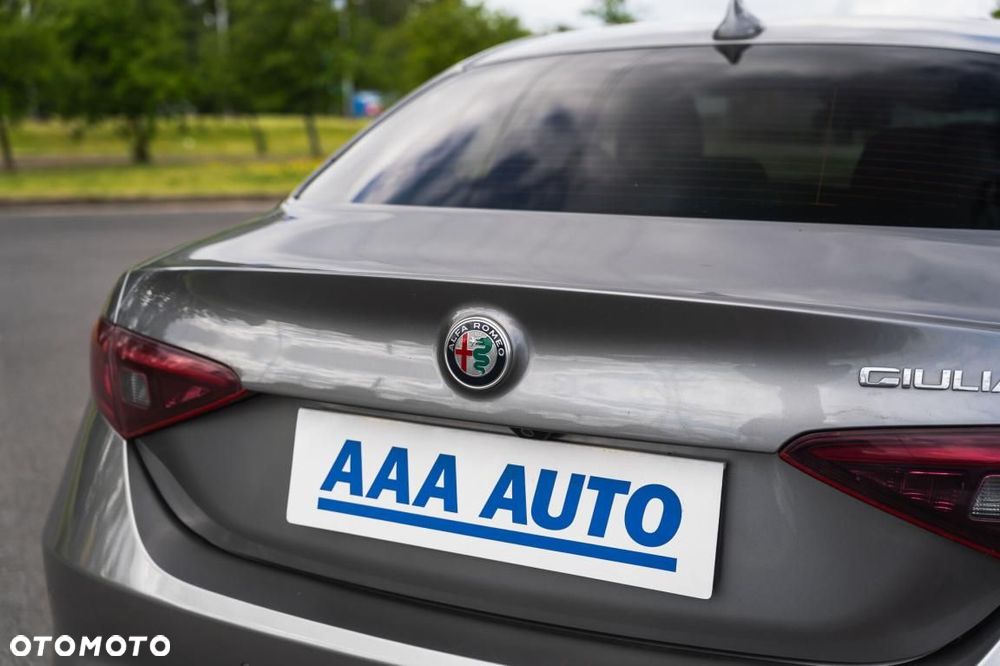 Alfa Romeo Giulia - 12
