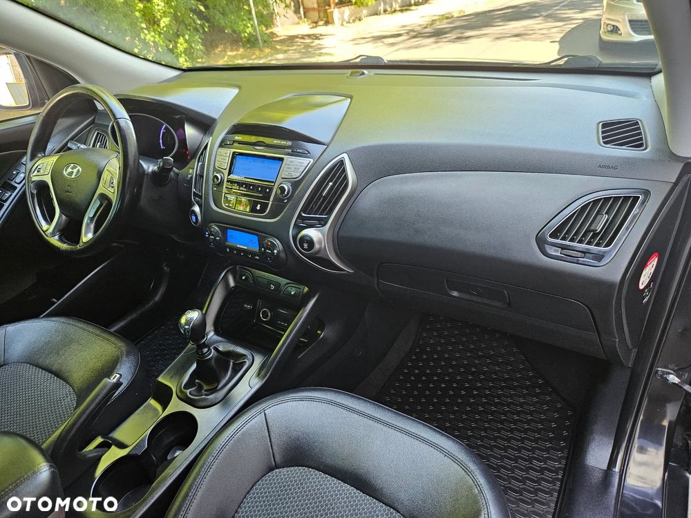 Hyundai ix35 1.6 2WD blue Trend - 14