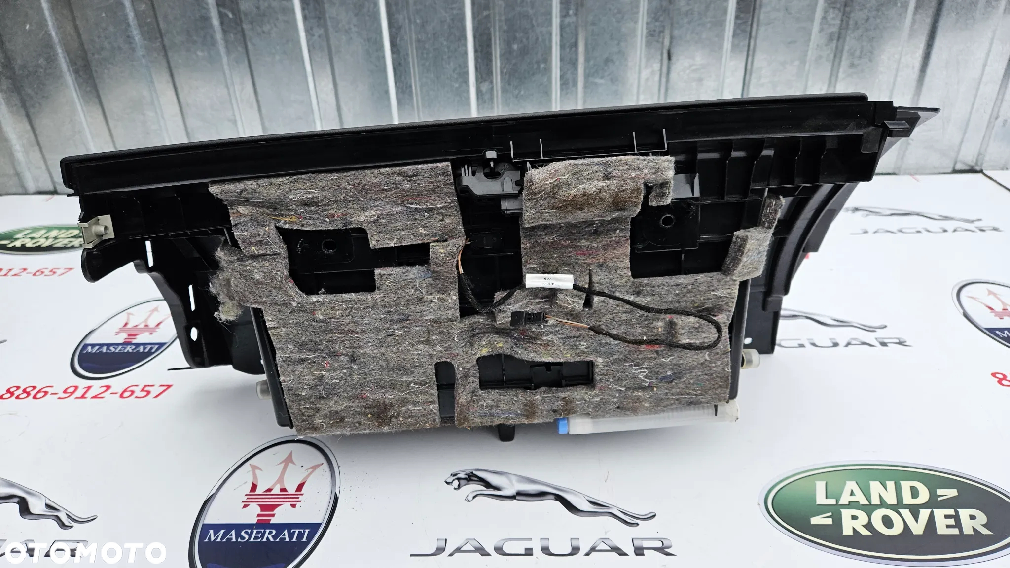 Jaguar XJ 351 LIFT 2015-2019 Schowek pasażera Kolor czarny - 7