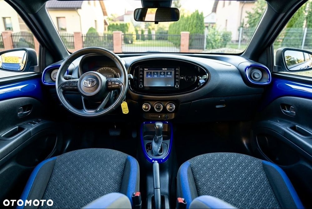 Toyota Aygo x.shift x-play connect - 8