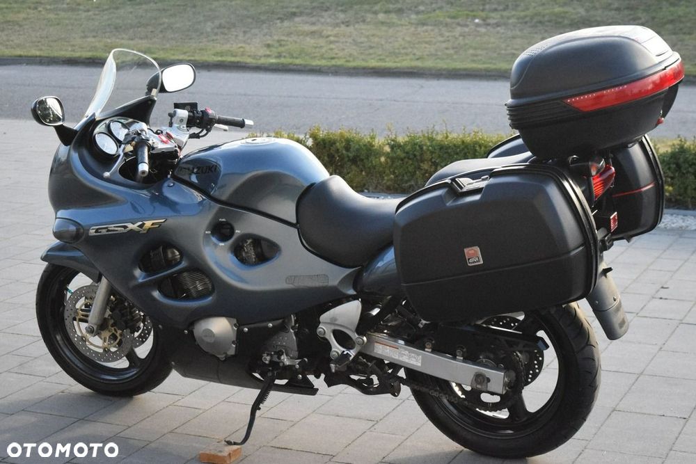 Suzuki GSX - 3